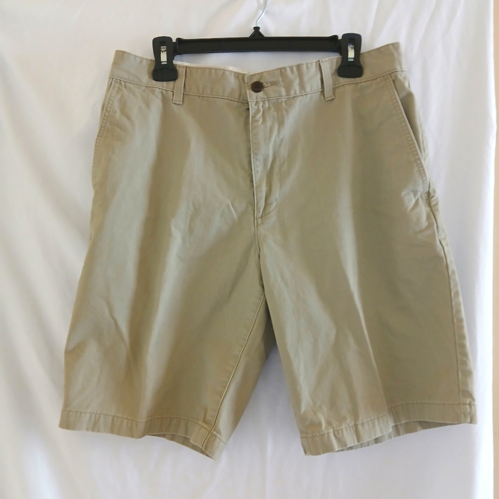 Dockers 5 Pockets Flat Front Khaki Shorts